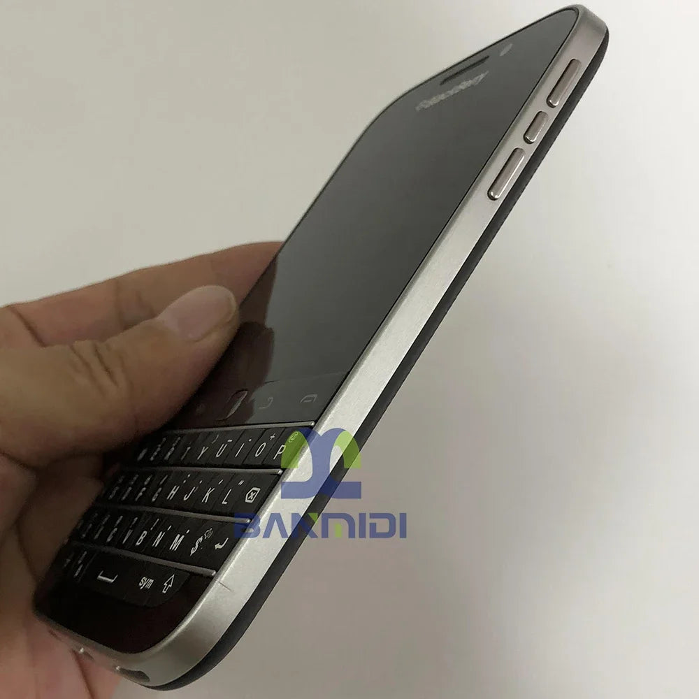 Original BlackBerry Q20 Classic 4G LTE Mobile Cell Phone 8MP WIFI 16G ROM BlackBerryOS QWERTY Unlocked Smartphone
