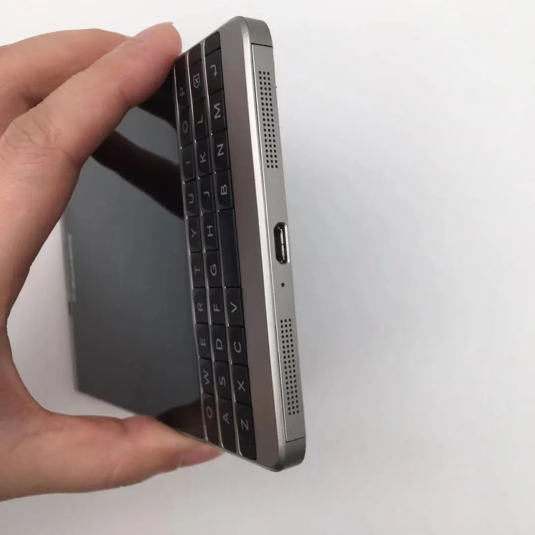 Blackberry Passport Silver Edition Q30-4 Refurbished-Unlocked Q30 4G LTE TFT 3GB RAM 32GB ROM 13.0MP 3450mAh Cell Phone
